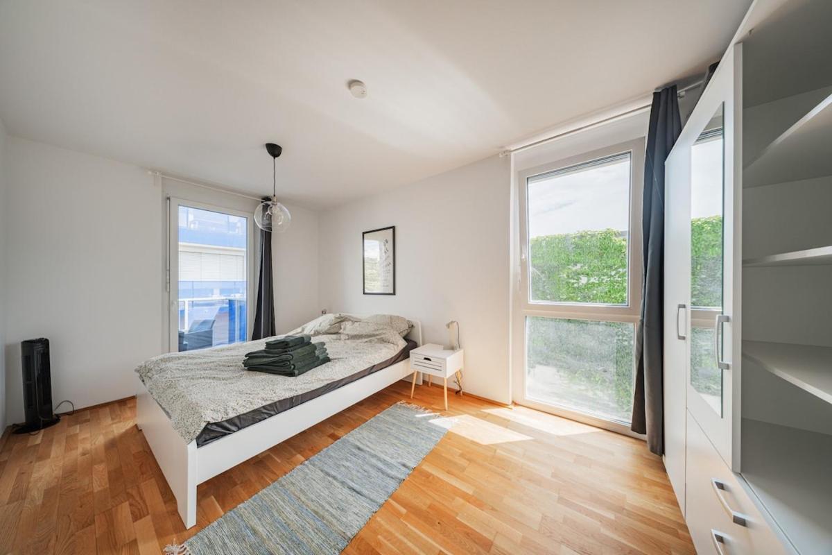Great - 2 Bedrooms - With Parking Apartment Wien